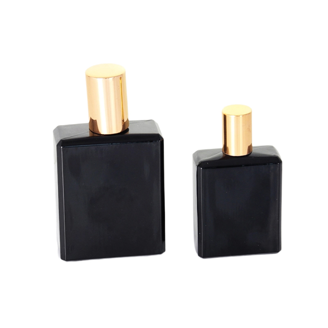 Frasco de perfume quadrado preto e dourado