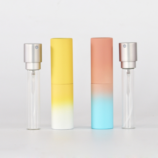 Atomizador de perfume colorido de 10 ml com design torcido